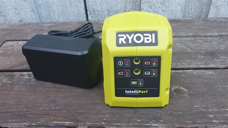 Зарядное устройство Ryobi RC18115 One+ (5133003589)