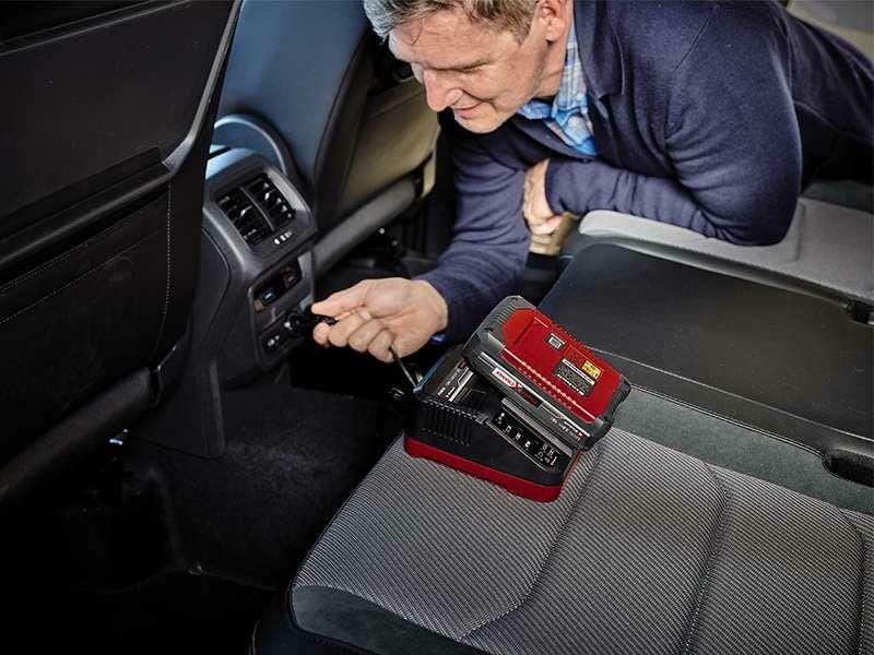 Зарядний пристрій з живленням від автомобільної мережі Einhell 18V Power X-Car Charger 3A PXC (4512113)