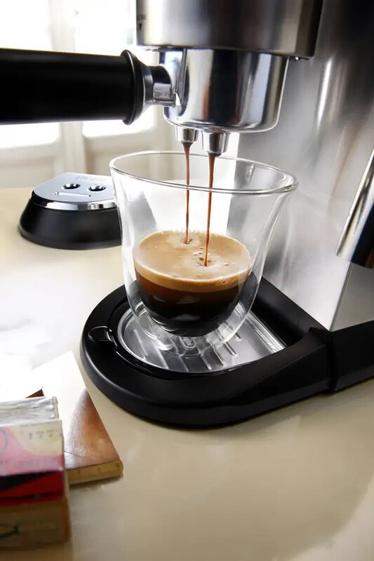 Кавоварка Delonghi EC 685 M Dedica