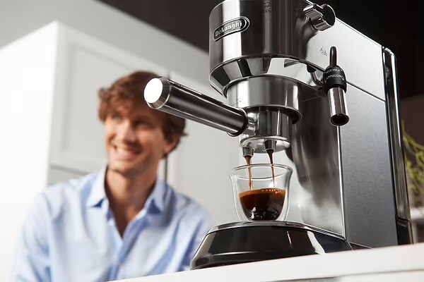 Кавоварка Delonghi EC 685 M Dedica