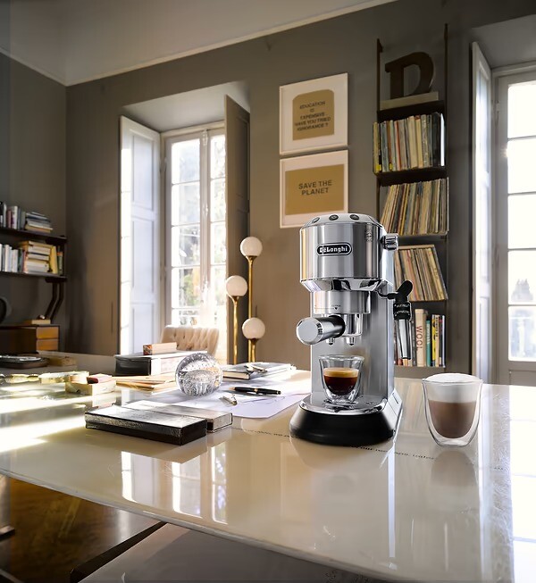Кавоварка Delonghi EC 685 M Dedica