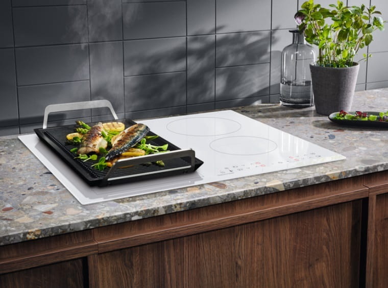 Варочная поверхность Electrolux LIV63431BW