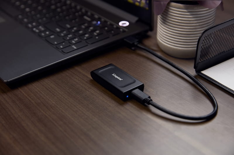 Накопитель внешний SSD Portable USB 1.0ТB Kingston SXS1000 Black (SXS1000/1000G)
