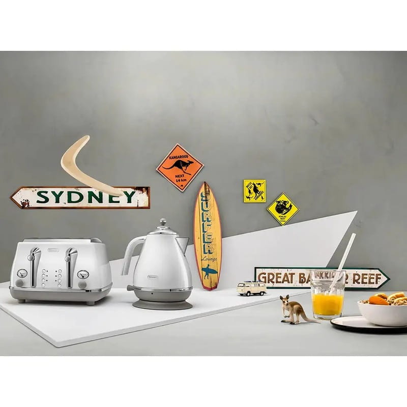 Электрочайник Delonghi KBOC 2001.W