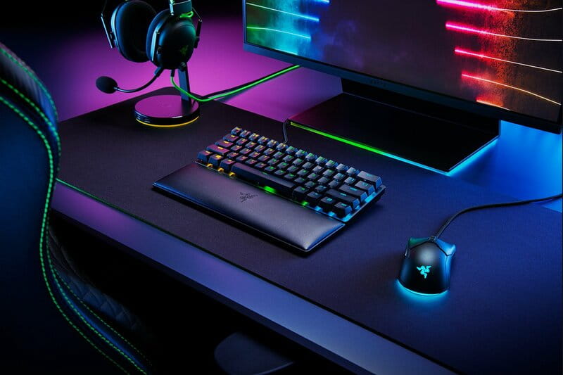 Подставка для клавиатуры Razer Wrist Rest for TKL Keyboards Black (RC21-01710100-R3M1)