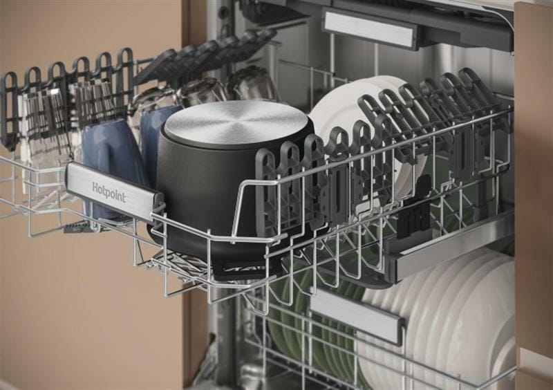 Встраиваемая посудомоечная машина Hotpoint-Ariston HM7 42 L