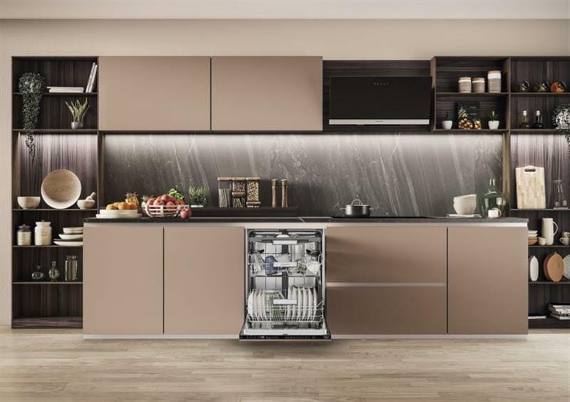 Встраиваемая посудомоечная машина Hotpoint-Ariston HM7 42 L