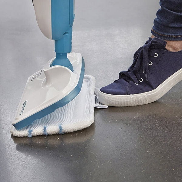 Паровая швабра Black&Decker FSM13E1