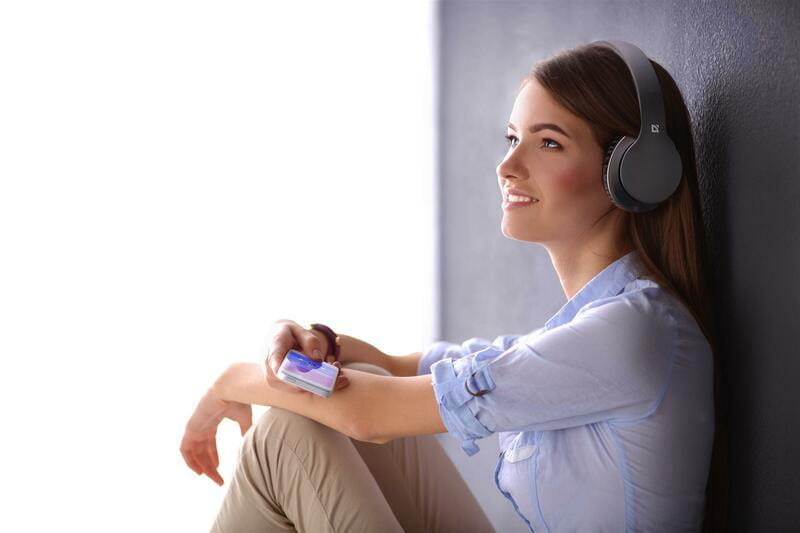 Bluetooth-гарнитура Defender FreeMotion B580 Black (63580)