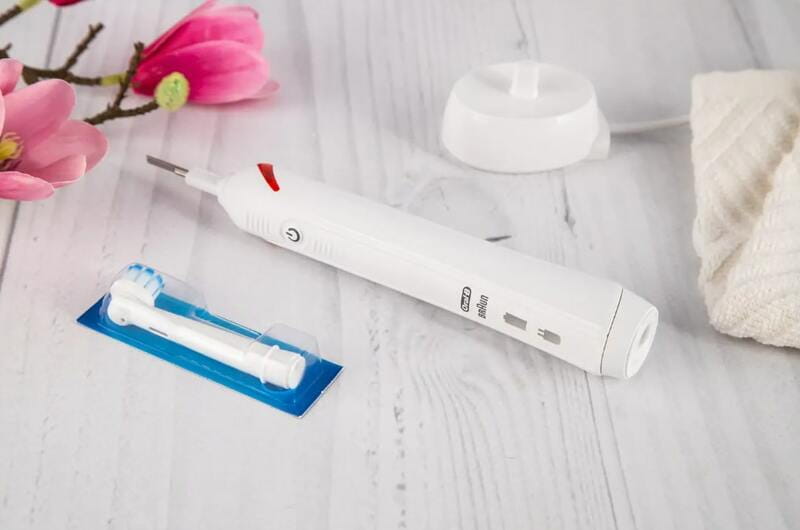 Зубная электрощетка Braun Oral-B Pro2 2000 D 501.513.2 SU Sensi Ultrathin
