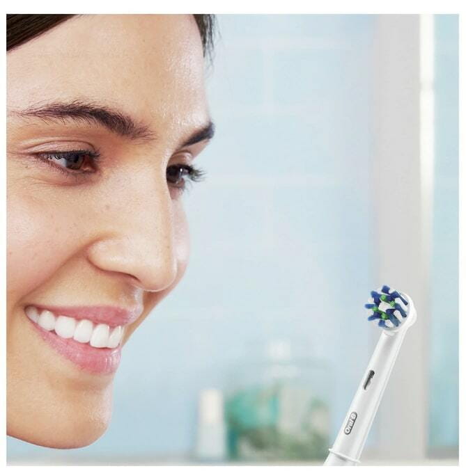 Зубна електрощітка Braun Oral-B Pro1 D305.513.3X CrossAction Black