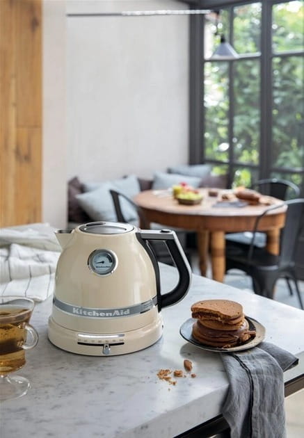 Електрочайник KitchenAid Artisan 5KEK1522EAC Creamy