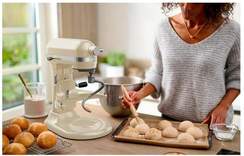 Кухонна машина KitchenAid Artisan 5KSM60SPXEAC Creamy