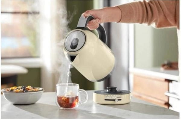 Электрочайник KitchenAid 5KEK1701EAC Creamy