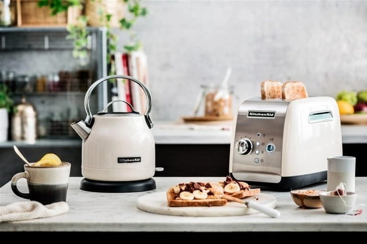 Електрочайник KitchenAid 5KEK1222EAC Creamy
