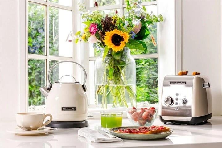 Електрочайник KitchenAid 5KEK1222EAC Creamy