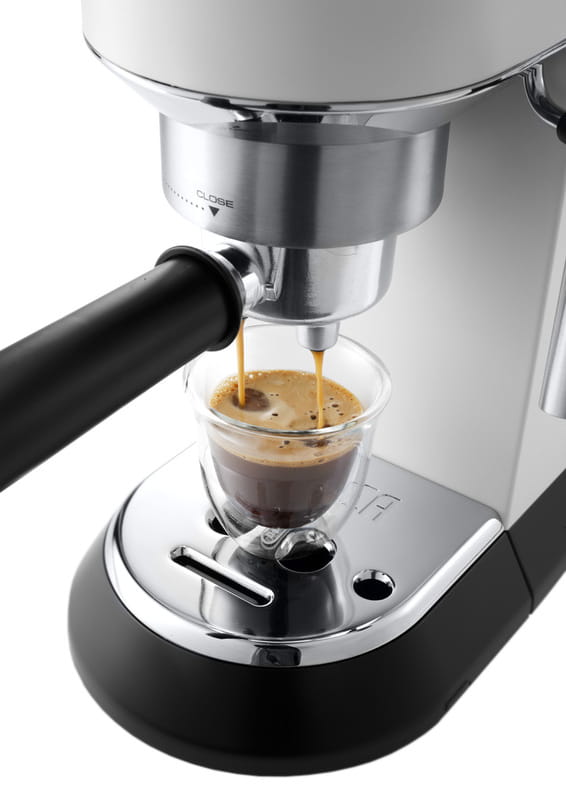 Кофеварка Delonghi EC 685.W Dedica