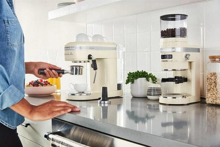 Кофемолка KitchenAid Artisan 5KCG8433EAC Creamy