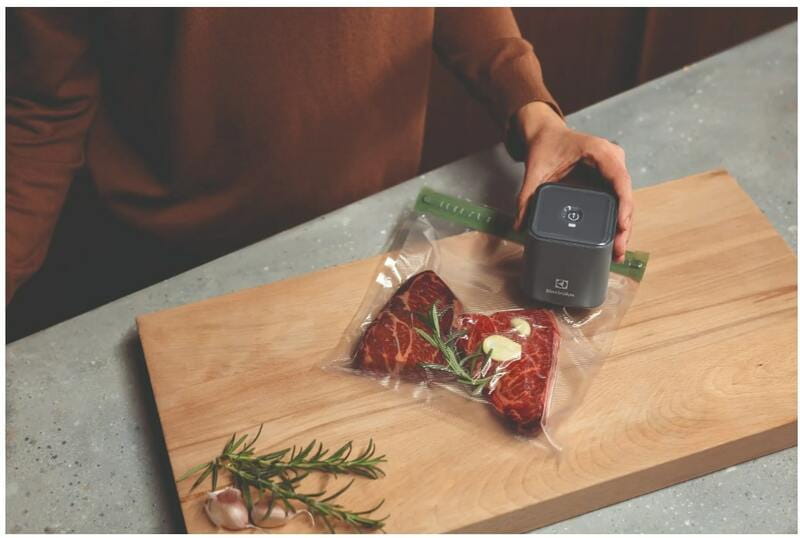 Вакуумный упаковщик Electrolux EVSK1