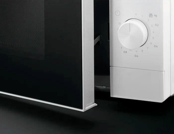 Микроволновая печь Electrolux EMZ421MMW