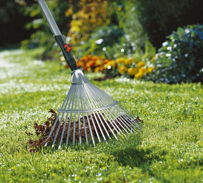 Комплект граблей Gardena Combisystem веерные стальные 50 см и ручка Gardena Combisystem FSC деревянная (03022-20.000.00)