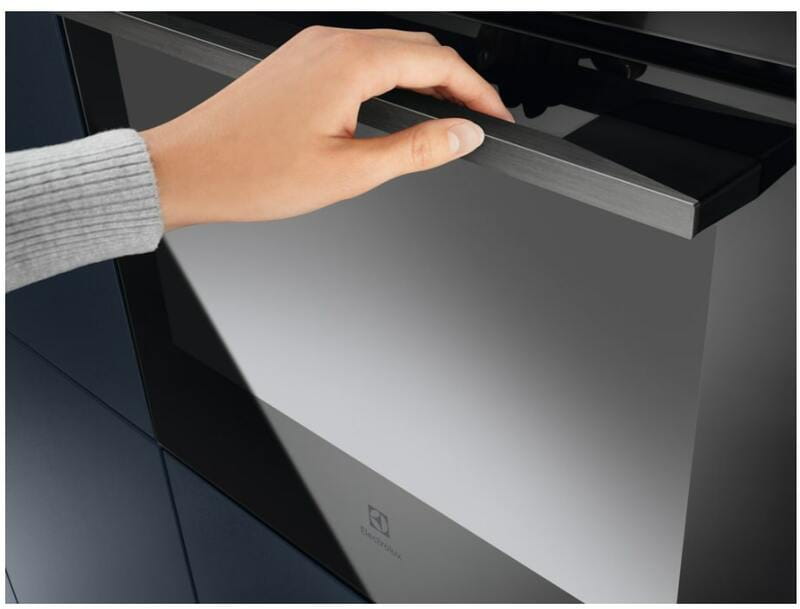 Духова шафа Electrolux EOE8P39WX