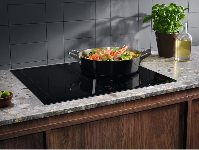 Варильна поверхня Electrolux EIS62453