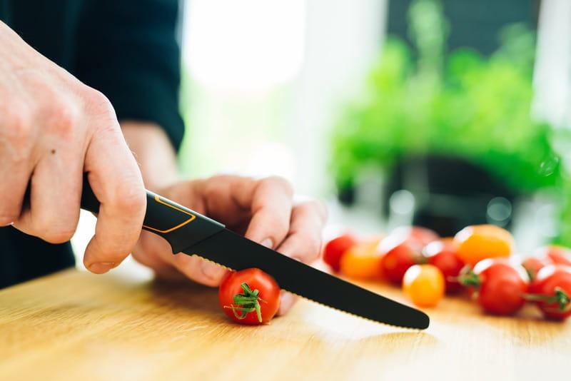 Нож для томатов Fiskars Edge 13 см (1003092)