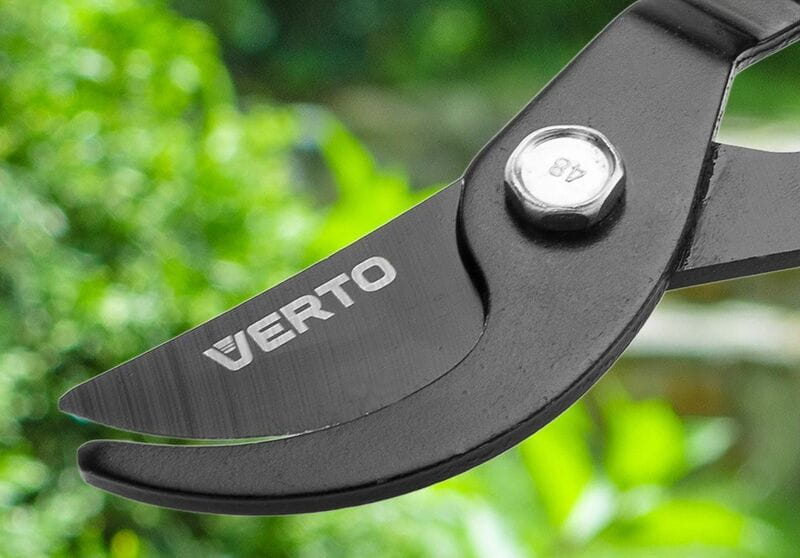 Сучкорез Verto 700 мм (15G250)