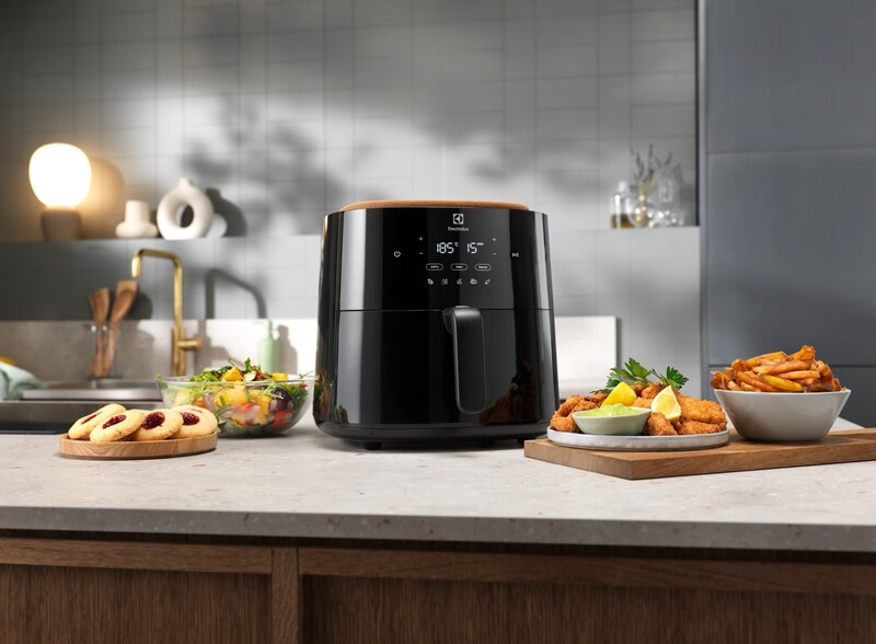 Мультипечь Electrolux 700 Air Fryer EAF7B
