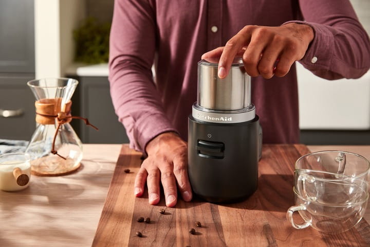 Кавомолка акумуляторна KitchenAid Go 12V Black (5KBGR100BM)