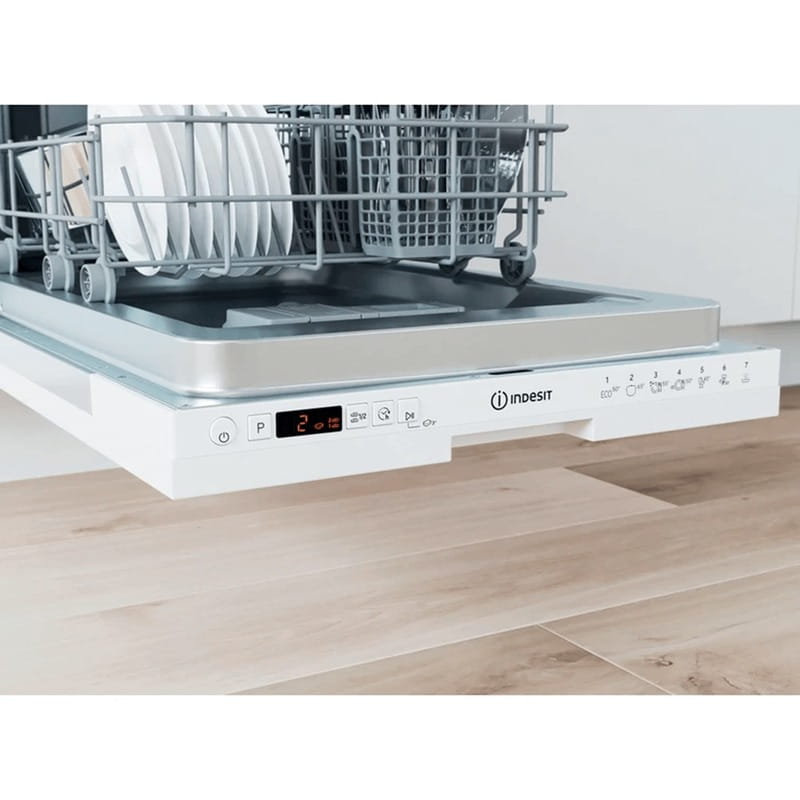 Встраиваемая посудомоечная машина Indesit DSIC3M19