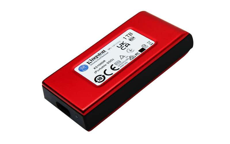 Накопитель внешний SSD Portable USB 1.0ТB Kingston SXS1000 Red (SXS1000R/1000G)