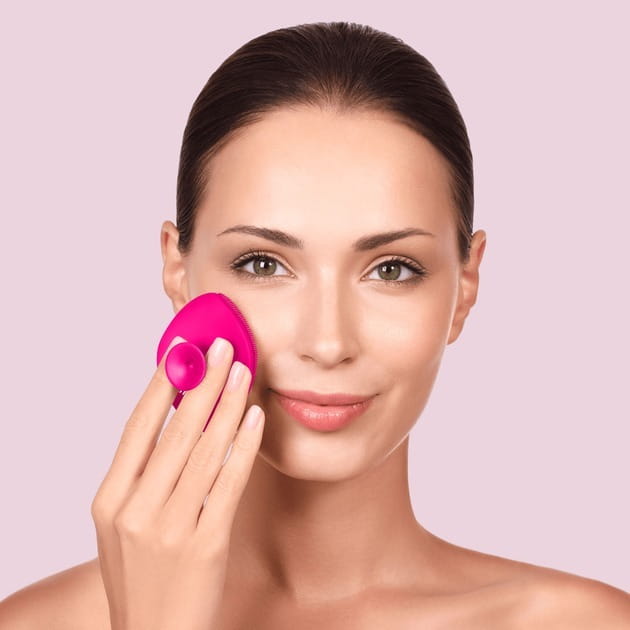 Щетка для лица Geske Facial Brush 4 в 1 с держателем Magenta (GK000038MG01)