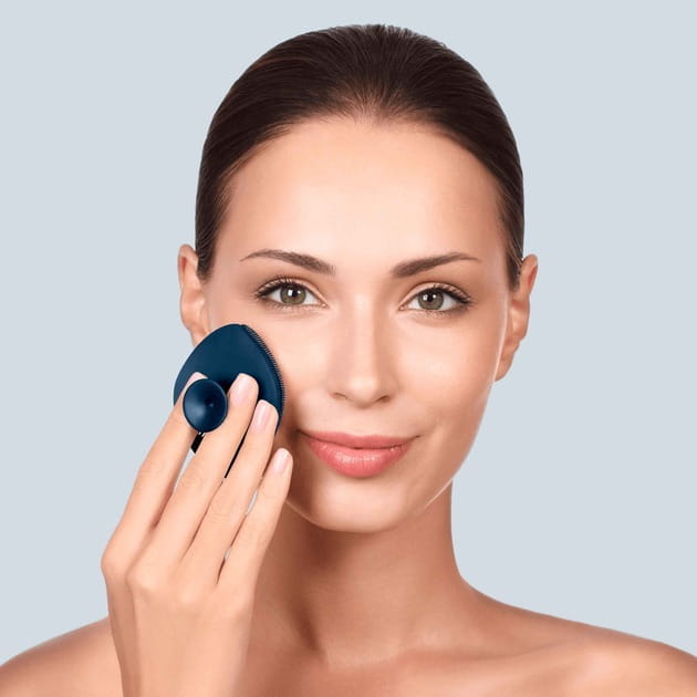 Щетка для лица Geske Facial Brush 4 в 1 с держателем Midnight (GK000038MN01)