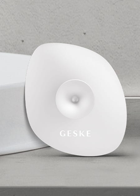 Щетка для лица Geske Facial Brush 4 в 1 с держателем White (GK000038WH01)