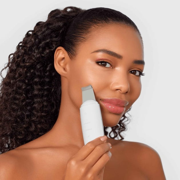 Микротоковый скрабер для кожи и устранения черных точек Geske MicroCurrent Skin Scrubber & Blackhead Remover 9 в 1 White (GK000044WH01)