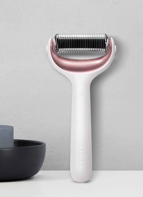 Электронный ролик для лица и тела с микроиглами Geske MicroNeedle Face & Body Roller 8 в 1 Starlight (GK000043SL01)