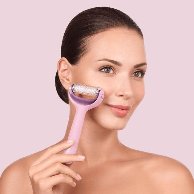 Електронний ролик для обличчя і тіла з мікроголками Geske MicroNeedle Face & Body Roller 8 в 1 Pink (GK000043PK01)