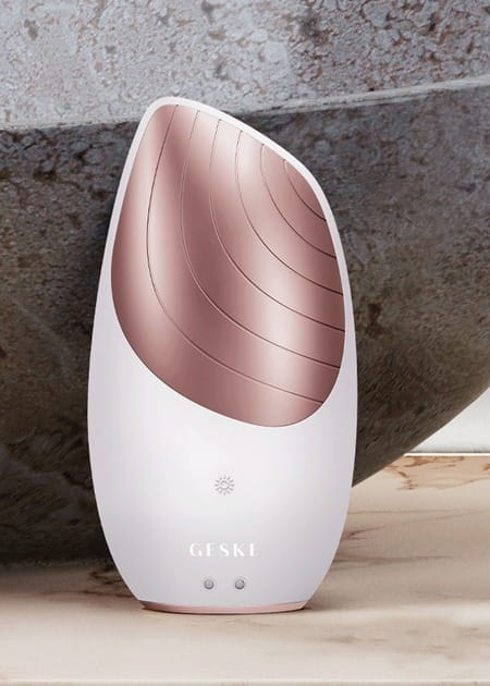 Электронная звуковая термо щетка для лица Geske Sonic Thermo Facial Brush 6 в 1 Starlight (GK000007SL01)