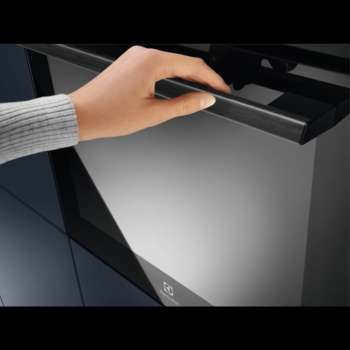 Духова шафа Electrolux EOB8S39H