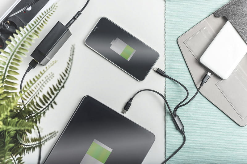 Кабель Digitus USB -  Lightning/USB Type-C/micro USB (M/M), 1 м, Black (AK-300160-010-S)