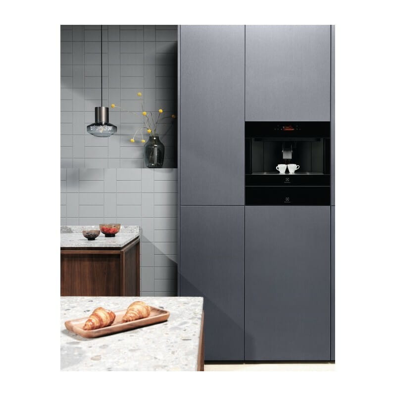 Встраиваемая кофемашина Electrolux KBC85Z