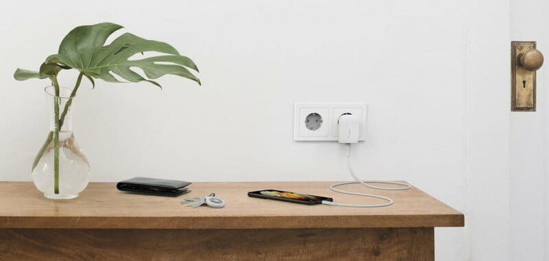 Сетевое зарядное устройство Belkin Home Charger 30W + кабель Lightning (WCA005VF1MWH-B5)