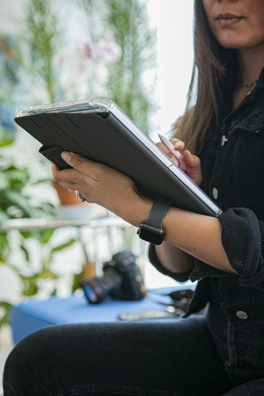 Чехол-книжка Urban Armor Gear Lucent для Apple iPad Pro 12.9 (2020/2021/2022) Black (12294N314043)