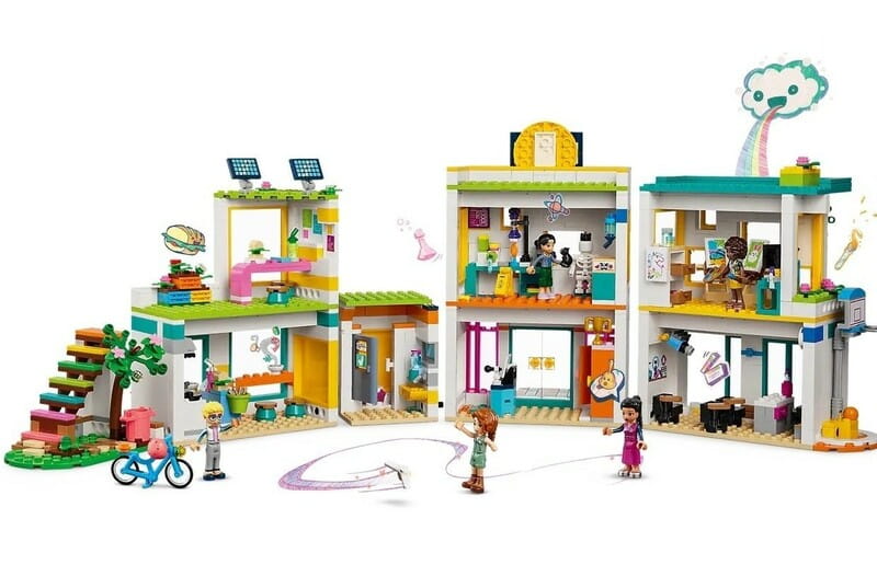 Конструктор LEGO Friends Хартлейк-Сити: международная школа (41731)