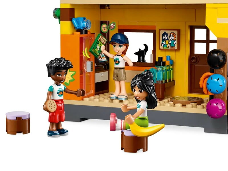 Конструктор LEGO Friends Водные виды спорта в лагере приключений (42626)