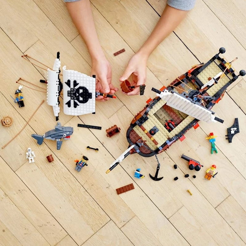 Конструктор LEGO Creator Пиратский корабль (31109)