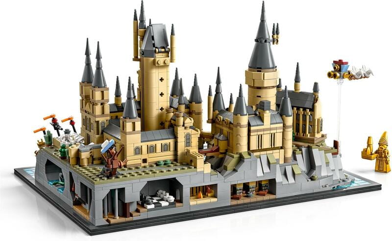 Конструктор LEGO Harry Potter Замок и территория Хогвартса (76419)