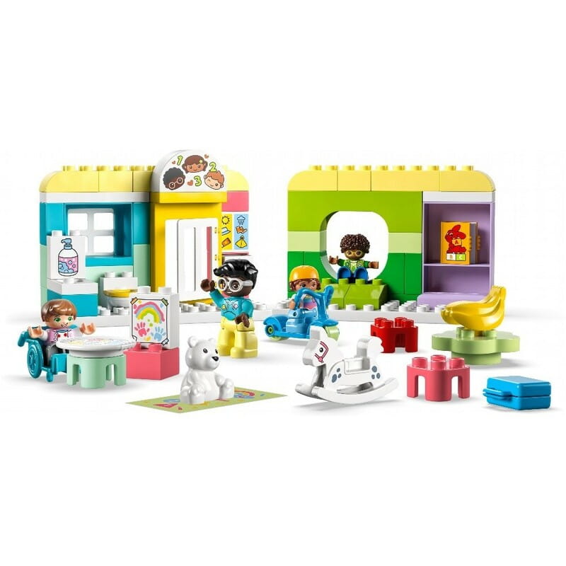 Конструктор LEGO Duplo Town Жизнь в детском саду (10992)